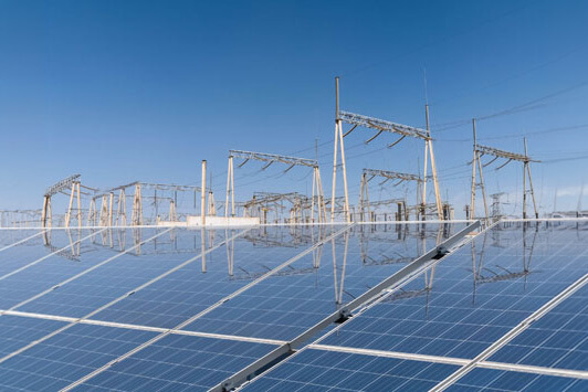 Distributed energy solutions and smart grid technology